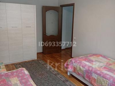 3-бөлмелі пәтер, 90 м², 1/5 қабат, Нурмакова 93 — богенбай батыра, бағасы: 68 млн 〒 в Алматы, Алмалинский р-н