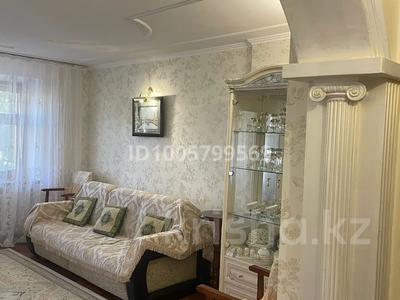 4-комнатная квартира · 90 м² · 4/5 этаж, кердери 122 за 32.5 млн 〒 в Уральске, мкр Школьник