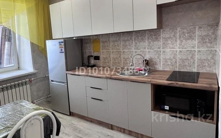 1-комнатная квартира · 40 м² · 5/9 этаж, Ауэзова 57 — Ауэзова 57 за 10 000 ₸ в Щучинске — фото 2