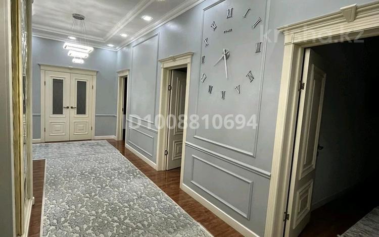 4-комнатная квартира · 176 м² · 4/9 этаж, 17-й мкр — Рядом со школой ТАНЫМ за ~ 79 млн 〒 в Актау — фото 2