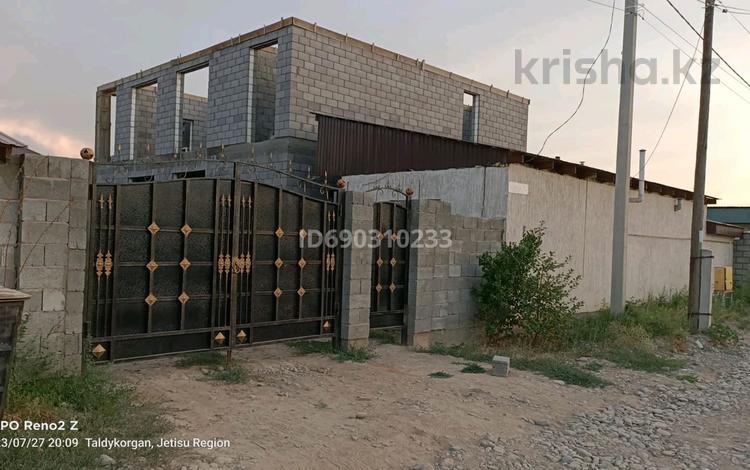 Отдельный дом • 7 комнат • 270 м² • 10 сот., Есімхан көшесі 5 — Астана көшесі за 29.8 млн 〒 в Талдыкоргане, мкр Жастар — фото 2
