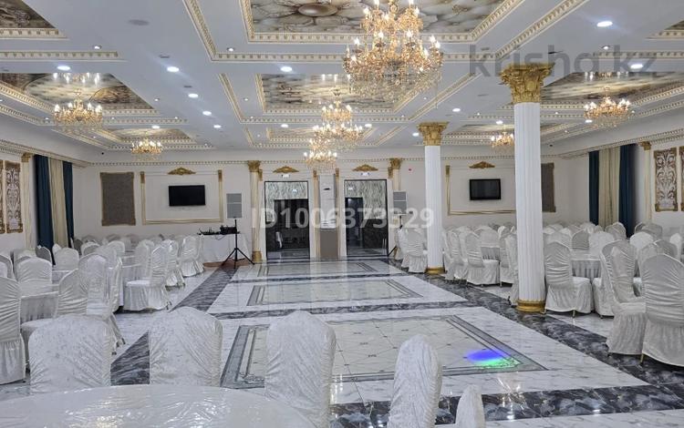 Кеңселер, дүкендер мен бутиктер, қоғамдық тамақтану орны, ойын-сауық · 924 м², бағасы: 280 млн 〒 в Кояндах — фото 5