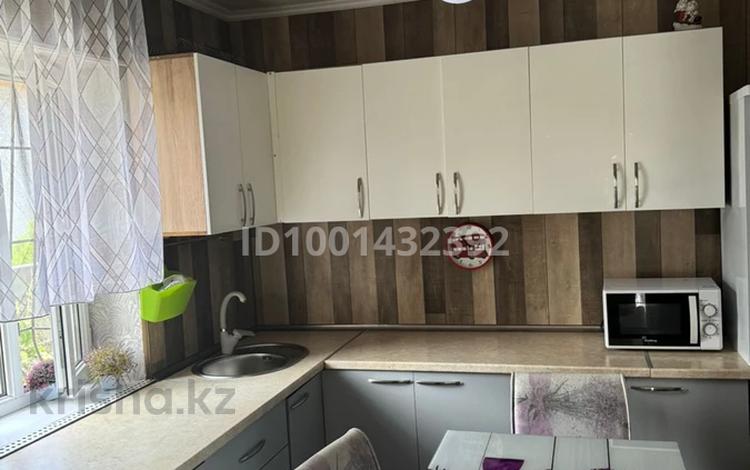 Отдельный дом · 3 комнаты · 60 м² · 8 сот., мкр Алгабас — Кетбуга жырау за 250 000 ₸ в Алматы, Алатауский р-н — фото 2
