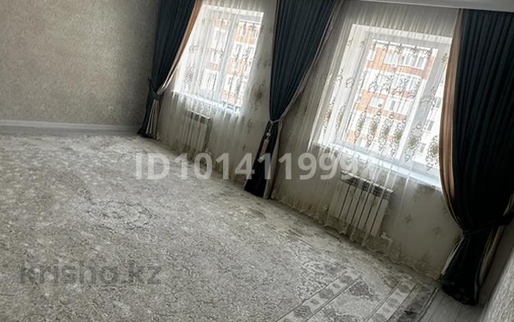 3-комнатная квартира · 108 м² · 8/10 этаж, мкр Нурсая, Таумуш Жумагалиев за 48 млн ₸ в Атырау — фото 2