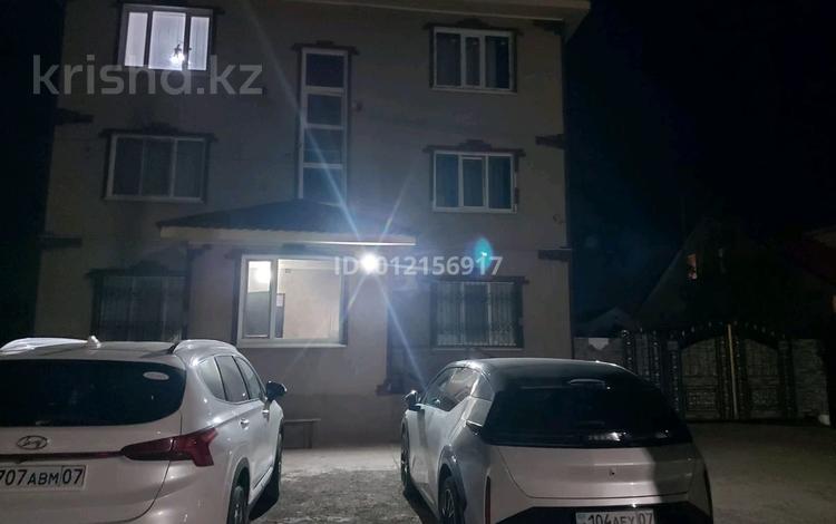 3-бөлмелі пәтер · 65 м² · 3/3 қабат, мкр Кадыра Мырза-Али, Черненко 6/1 — Район Назарбаевской школы, бағасы: 190 000 〒 в Уральске — фото 2