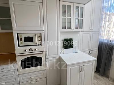 2-комнатная квартира · 77.9 м² · 8/10 этаж, Алии Молдагуловой 30б — Центральный стадион за 51 млн 〒 в Актобе