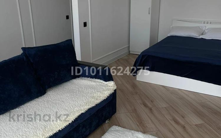 1-бөлмелі пәтер · 40 м² · 8/9 қабат, Жаңа қала ш/а., Нуркен Абдирова 32 — Ресторан мой Тбилиси, бағасы: 2 000 ₸ в Караганде, Казыбек би р-н — фото 2