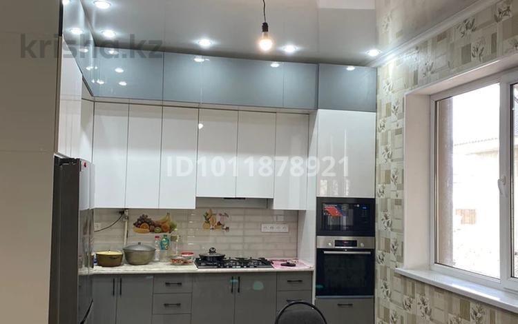 Отдельный дом · 4 комнаты · 132 м² · 5 сот., мкр Арай-2 за 45 млн ₸ в Таразе — фото 3