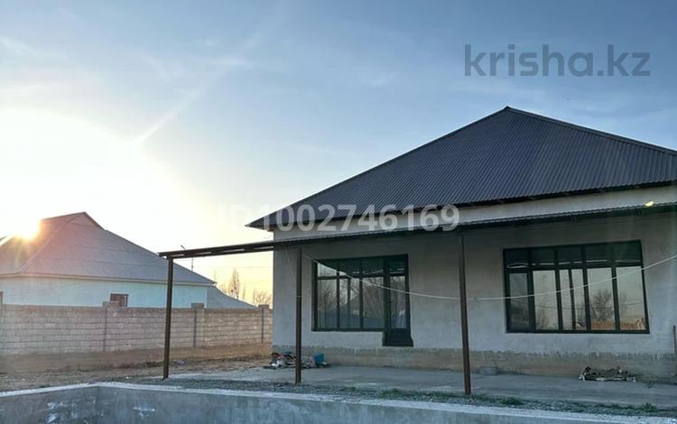 Жеке үй · 3 бөлме · 140 м² · 15 жүзд., Абай 54 — Шаға ауылына кетіп бара жатқан жолдың,сол жағындағы бірінші көше, бағасы: 28 млн ₸ в Туркестане — фото 2