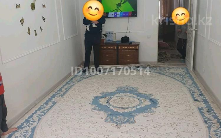 3-бөлмелі пәтер · 70 м² · 2/5 қабат, 8-й мкр 12 — Школа #8, бағасы: 24 млн ₸ в Актау — фото 2