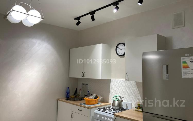1-комнатная квартира · 48 м² · 5/9 этаж, мкр Нурсая, Т. Жумагалиева 4 за 22 млн ₸ в Атырау — фото 2