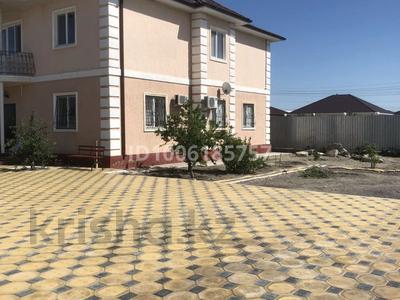 Жеке үй · 8 бөлме · 270 м² · 10 сот., мкр Самал, Сыдыханова 20, бағасы: 84 млн 〒 в Атырау