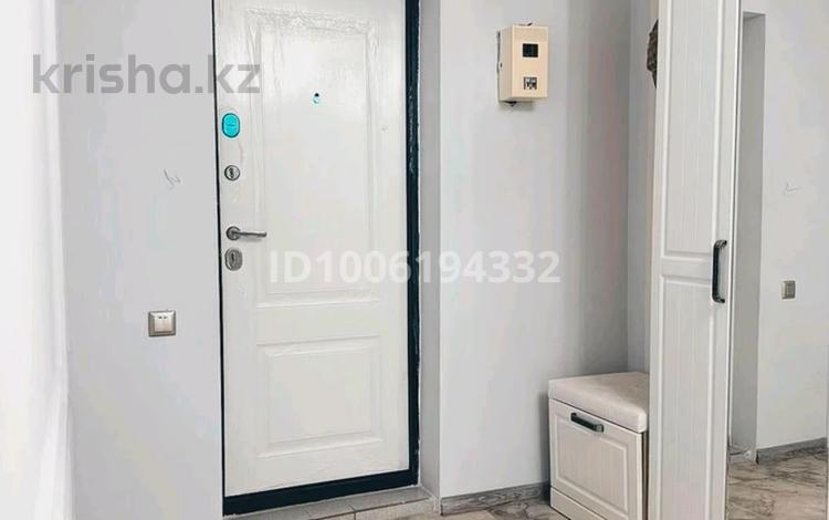 3-бөлмелі пәтер · 100 м² · 9/10 қабат, Набережная, бағасы: 22 млн ₸ в Актобе, мкр. Курмыш — фото 2