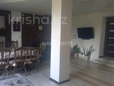 Отдельный дом · 6 комнат · 350 м², Кенесары 81 а 81а — Рядом санаторий Береке за 800 000 〒 в Бурабае