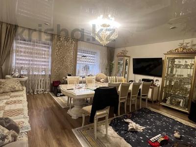 Жеке үй · 5 бөлме · 286 м² · 10 жүзд., Ешекеева 39, бағасы: 150 млн ₸ в Семее