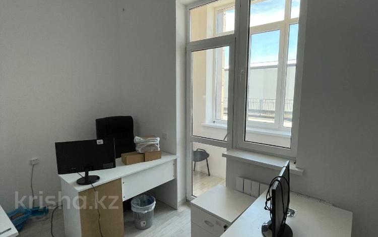 3-комнатная квартира, 95 м², 1/9 этаж, мкр Нурсая, Абулхайыр хана