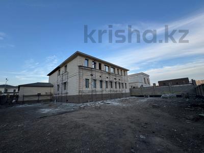 Отдельный дом · 6 комнат · 860 м² · 14.5 сот., Узакюая караманова 1 за 390 млн 〒 в Астане