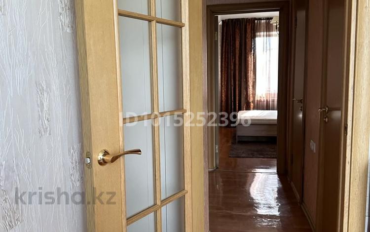 3-бөлмелі пәтер · 68 м² · 5/10 қабат, Степной 4 ш/а. 3, бағасы: 300 000 ₸ в Караганде, Казыбек би р-н — фото 2