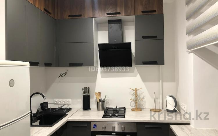 1-комнатная квартира · 43 м² · 3/5 этаж, мкр Коктем-1, Мкр Коктем-3 17 — Сатпаева уг Байзакова за 360 000 ₸ в Алматы, Бостандыкский р-н — фото 2