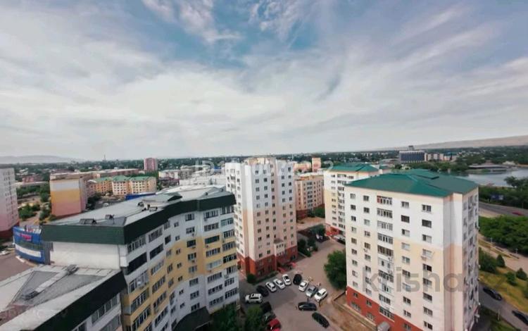 2-бөлмелі пәтер · 70 м² · 8/9 қабат, Каратал 14В — Жансугурова, бағасы: 26 млн ₸ в Талдыкоргане — фото 11