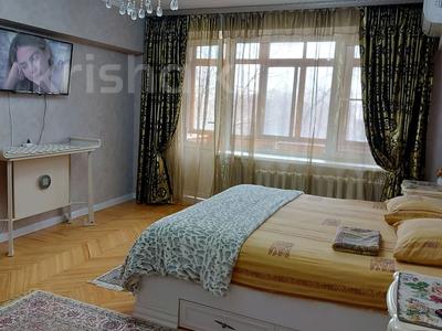 Аренда квартир по часам в Алматы: 1-комнатная квартира · 45 м² · 3/5 этаж, мкр №11, Алтынсарина 3 — Шаляпина за 2 500 〒 1-комнатная квартира · 45 м² · 3/5 этаж, мкр №11, Алтынсарина 3 — Шаляпина за 2 500 〒 в Алматы, Ауэзовский р-н