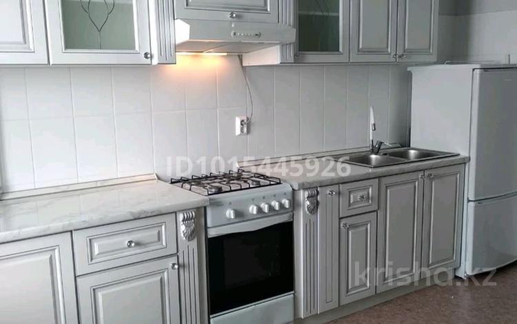 2-бөлмелі пәтер · 70 м² · 8/9 қабат, жилой массив Есет Батыр 27, бағасы: 18 млн ₸ в Актобе — фото 12