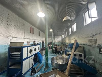 Өнеркәсіптік база, зауыттар в Алматинской обл.: Зауыт · 10 сотық, Карасай 3а, бағасы: 185 млн 〒 Зауыт · 10 сотық, Карасай 3а, бағасы: 185 млн 〒 в Алматинской обл.