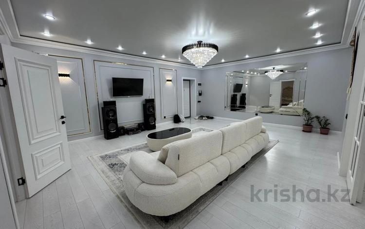 3-комнатная квартира · 142.3 м² · 5/10 этаж, мкр Нурсая, Таумуш Жумагалиев 15 за 60 млн 〒 в Атырау — фото 2