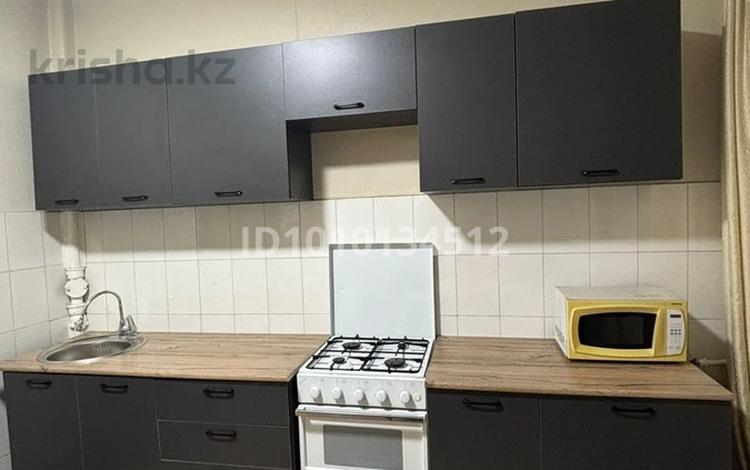 1-комнатная квартира · 41 м² · 5/5 этаж, мкр Мамыр-1 10 за 250 000 ₸ в Алматы, Ауэзовский р-н — фото 2