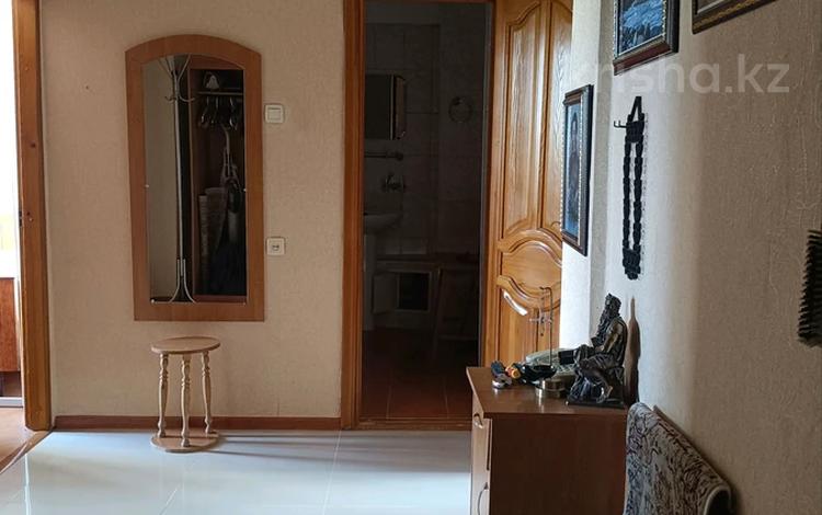 2-комнатная квартира · 53 м² · 4/5 этаж, мкр Мамыр-1 3 за 260 000 ₸ в Алматы, Ауэзовский р-н — фото 2