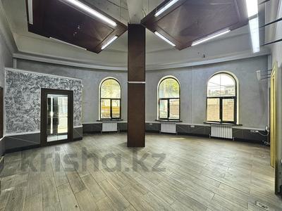 Свободное назначение, офисы, магазины и бутики, общепит, салоны красоты, фитнес и спорт, медцентры и аптеки, образование, развлечения, конференц-залы, кабинеты и рабочие места, студии · 220 м² за 2.5 млн ₸ в Алматы, Медеуский р-н