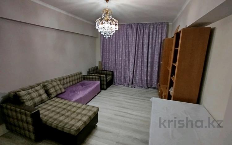 3-комнатная квартира, 67 м², 5/5 этаж помесячно, Райымбека 206/7