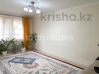 2-комнатная квартира · 54 м² · 1/5 этаж, мкр 11 15 за 17.3 млн 〒 в Актобе