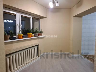 3-комнатная квартира · 90 м² · 3/9 этаж, мкр Аксай-2 54 за 60 млн ₸ в Алматы, Ауэзовский р-н