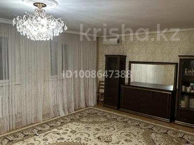 Отдельный дом · 3 комнаты · 191 м² · 8 сот., мкр Атырау, Куспан Молла — Молдагуллва за 35 млн ₸