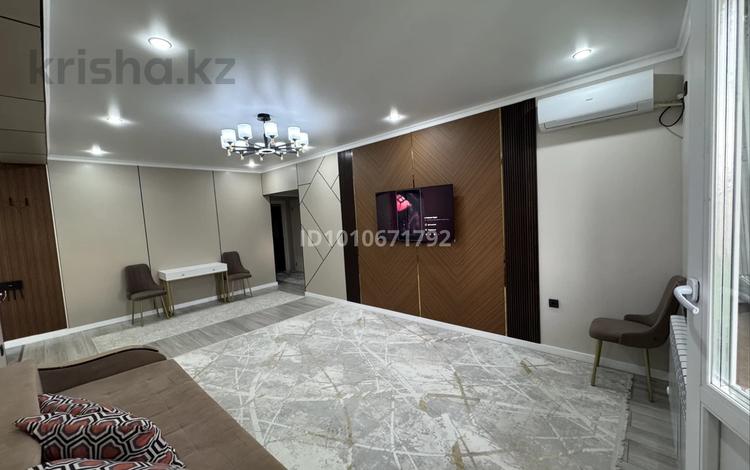 3-бөлмелі пәтер · 90 м² · 4/5 қабат, Самал — Микрорайон Самал, бағасы: 43 млн ₸ в Талдыкоргане, мкр Самал — фото 2