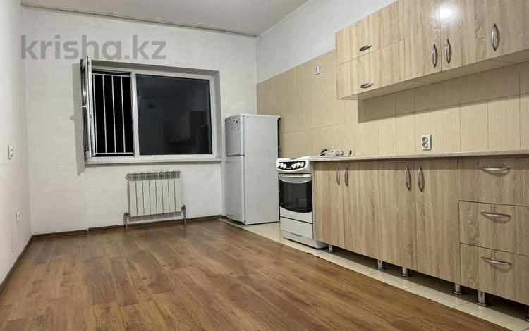 1-комнатная квартира, 45 м², 14/16 этаж помесячно, Мамыр-1 29/5