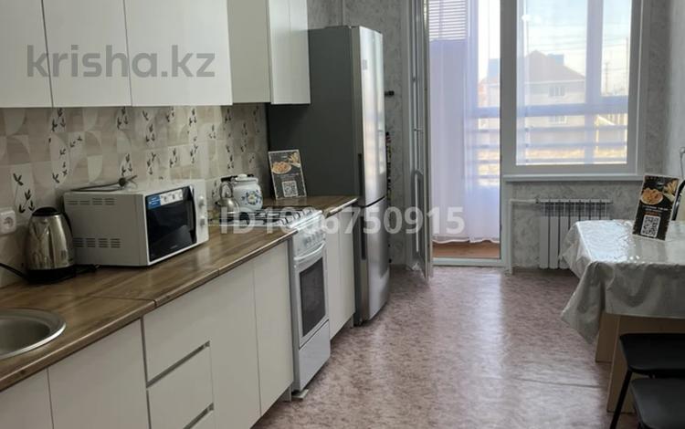 3-бөлмелі пәтер · 90 м² · 2/4 қабат, Мкр. Береке, 2, бағасы: 20 000 ₸ в Костанае — фото 2