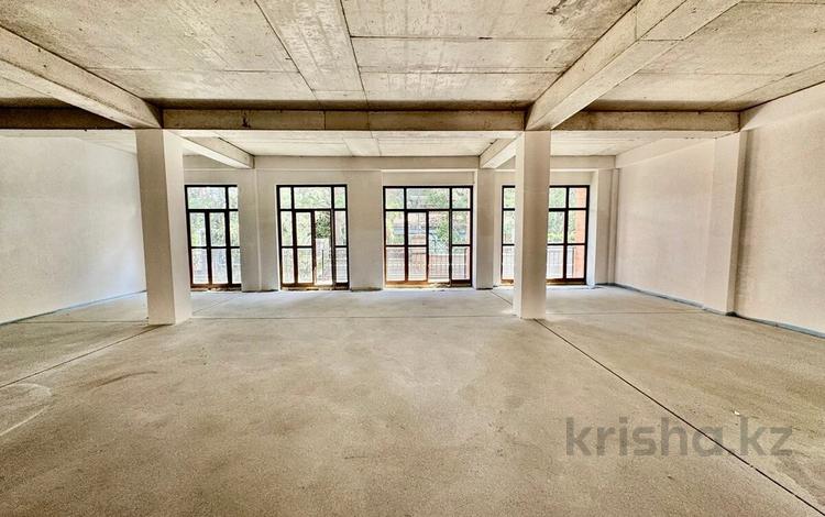4-комнатная квартира · 208 м² · 3/3 этаж, Тайманова 222/6 за 228.8 млн ₸ в Алматы, Медеуский р-н — фото 2