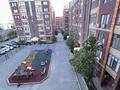 2-комнатная квартира · 80 м² · 4/9 этаж, мкр Нурсая, Султанахмет Кожыков 4д за 250 000 〒 в Атырау — фото 8