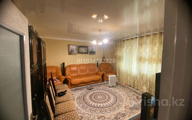 4-бөлмелі пәтер · 84 м² · 5/10 қабат, Степной 4 ш/а., Мкр Юго-Восток, мкр Степной 4 10, бағасы: 28 млн ₸ в Караганде, Казыбек би р-н — фото 2