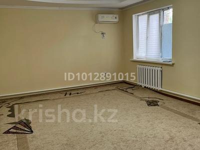 Отдельный дом · 4 комнаты · 100 м² · 5 сот., Пушкина 98 — Уг. Халел Досмухамедова за 200 000 ₸ в Атырау