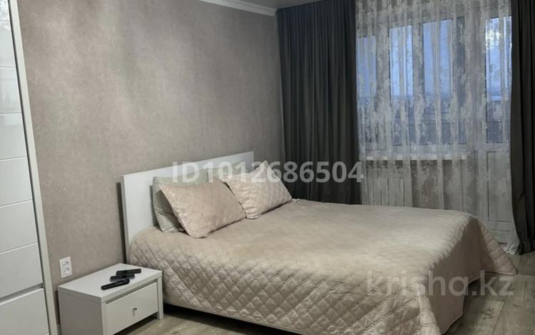 2-комнатная квартира · 57 м² · 9/9 этаж, Майкудук, 15й микрорайон 37 — 16 микр , парк за 11 млн ₸ в Караганде, Алихана Бокейханова р-н — фото 2