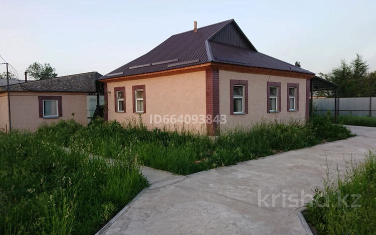 Отдельный дом • 2 комнаты • 70 м² • 28 сот., улица Агибаева за 45 млн 〒 в Улане — фото 2