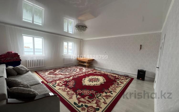 Жеке үй · 3 бөлме · 120 м² · 8 жүзд., Строительный 4 243, бағасы: 15 млн ₸ в Аксае — фото 16