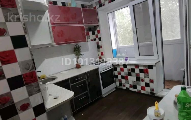4-комнатная квартира · 88 м² · 4/5 этаж, Шешембекова 13 — Центр 5б район парк Шахтер за 250 000 ₸ в Экибастузе — фото 2