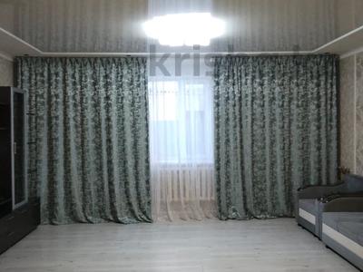 Отдельный дом · 4 комнаты · 175.8 м² · 10 сот., Макатаева 13 за 43 млн 〒 в Шубар