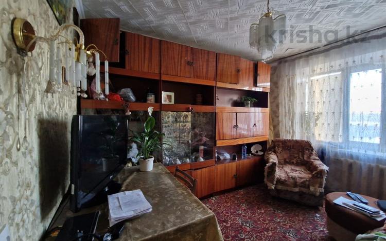 2-комнатная квартира, 31.8 м², 9/9 этаж, Дулатова 206 за ~ 10 млн 〒 в Семее — фото 2