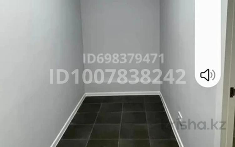 Салоны красоты · 45 м² за 16 млн ₸ в Актобе, мкр. Алтын орда — фото 14