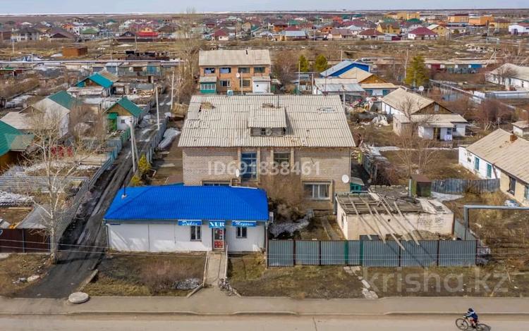 Отдельный дом · 4 комнаты · 130 м² · 8 сот., Ш.Есенова 28 — Центр за 60 млн 〒 в Акмоле — фото 2